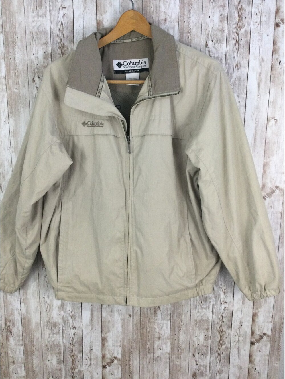 Columbia Men's  Chore Jacket full zip size M  beige Vented Pockets